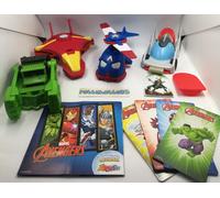 SERIE COMPLETA MAXI VEICOLI MARVEL (VDE01 - VDE04) + 4 BPZ KINDER ITALIA 2023