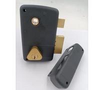 CISA - Serratura per Porte in Legno da Applicare 15021145196 - Serratura Cancello Esterno Verticale In Acciaio Verniciato Nero Con Cilindro E Tirante In Ottone - Entrata 45 - Mano Destra