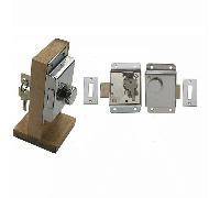 Serratura da accostare con pomolo DX/SX 98x58 mm. H. 30 mm. 3.656P