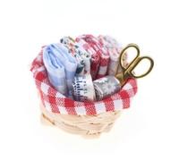 SERUCARY Cestino di Bambù con Accessori da Cucito Realistico Cestino Intrecciato con Forbicine in Miniatura Leggero per Stanze Degli Hobby