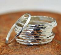 Set 10 pezzi anello gioiello fatto a mano impilabile micro skinny martellato ...
