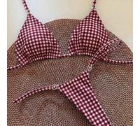 Set bikini triangolare a quadri con decorazione ad anello a forma di cuore per le donne. Caratteristiche: design del reggiseno a triangolo, spalline sottili, dolce ma alla moda. Vacanza, spiaggia, est