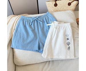 Set casual minimalista retrò per ragazze pre-adolescenti con stampa di elementi oceanici blu con conchiglie e stelle marine, accento blu solido, festival musicale, abbigliamento da spiaggia, outfit pe