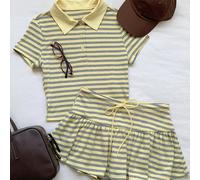 Set da 2 pezzi da donna con camicia polo a righe con bottoni e minigonna con laccio in vita, outfit Zoey Ytk, abbigliamento Zoo, set casual estivi, outfit estivi, outfit da festival, outfit per la Fes