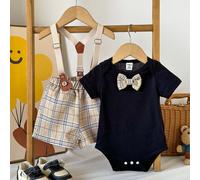 Set da 3 pezzi per bambino maschio casual elegante: body a maniche corte nero con papillon, pantaloncini con bretelle a quadri colorati, set in stile retrò raffinato d'ispirazione universitaria, adatt