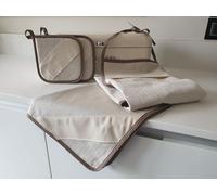 SET DA CUCINA GREMBIULE + STROFINACCIO + COPPIA PRESINE CON INSERTO IN TELA AIDA