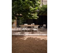 Set da esterno tavolo ovale Arya 220 cm e 6 sedie Arya, bianco e teak
