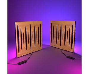 Set di 2 pannelli acustici con lampada da tavolo e retroilluminazione LED RGB | 50x50 cm | Pannelli fonoassorbenti mobili su supporto da tavolo per studio e sala giochi | [PULSAR | Rovere]