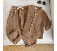 Set di 2 pezzi di abbigliamento sportivo casual per ragazzi giovani, con stile pulito e grazioso, tipo Kpop, composto da polo bianca e pantaloni con vita elastica e tasche, adatto per outfit per bambi