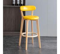 Set di 2 sgabelli da bar ad altezza bancone, rivestiti in similpelle gialla con gambe in legno massello, poggiapiedi e seduta imbottita, ideali per isola cucina e sala da pranzo.