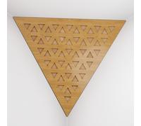 Set di 2 Trappole per bassi angolari per soffitto “Triangle-F” in schiuma acustica piramidale con piastra HDF laminata perforata triangolare e tessuto vellutato | [TRI - Rovere | Dorato]