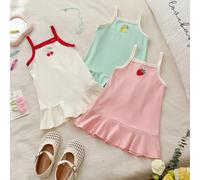 Set di 3 pezzi per bambina, composto da un vestito a canottiera morbido, confortevole, semplice e rinfrescante in colori vivaci. Lo stile è dolce, giocoso e pieno di fascino infantile. Adatto per usci