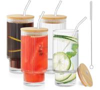 Set di 4 bicchieri di vetro da 350 ml con coperchi in bambù e cannucce di vetro - Bicchieri trasparenti in rilievo, ideali per caffè freddo, birra, cocktail, tè, bibite, succhi e soda.