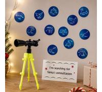 Set di oggetti di scena elfo di Natale per osservare le stelle | Set di oggetti di scena a tema elfo con mini telescopio, carte costellazioni e cartello a tema per feste natalizie.