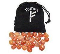 Set Di Rune In Cristallo Di Cornelia