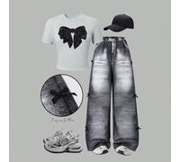 Set dolce per ragazze adolescenti, maglietta corta grigia con stampa farfalla, design corto che valorizza le proporzioni, jeans con stampa denim invecchiata dal sapore vintage, fiocco laterale che agg