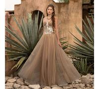 Set elegante in due pezzi BohoBloom: top in rete con spalline e gonna a-line in tulle multistrato - delicata ricamo floreale bianco, silhouette a bustino con stecche, gonna lunga e trasparente per mat