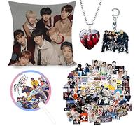 Set Regalo Stray Kids Kpop Merchandise Gift Gadget - 1 Federa, 1 Collana con Ciondolo, 95 Adesivi, 1 Portachiav, 1 Circular handfan