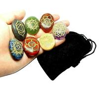 Set Reiki ovale sette chakra con pietre preziose incise Premium Healing & Vel...