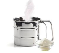 Setaccio da Cucina, Setaccio per Farina e Zucchero a Velo, Acciaio Inossidabile, 15,5×10,6×9,5 cm, per Spolverare Fine e Cospargere, per 250 Grammi di Farina/Zucchero a Velo