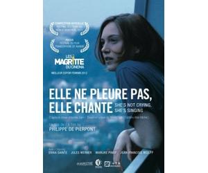 She Is Not Crying, She Is Singing ( Elle ne pleure pas, elle chante ) ( She Isn't Crying, She's Singing ) [ NON-USA FORMAT, PAL, Reg.0 Import - France ]