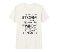 She Stood in The Storm Citazione ispiratrice positiva per la Speranza Maglietta Premium