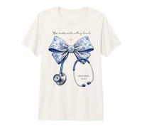She Works with Willing Hands - Stetoscopio da Infermiera Maglietta Premium