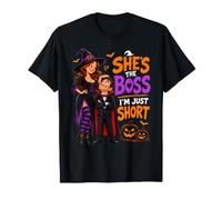 She's The Boss I'm Just Short Halloween Coppie Design Maglietta