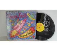 SHONEN KNIFE - SHONEN KNIFE riding on the rocket, CAUG 001