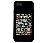 Siamo tutti diversi ma in questa scuola nuotiamo tutti insieme Custodia per iPhone SE (2020) / 7/8