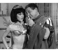 Sid James Nei Panni Di Marco Antonio, Amanda Ba Poster Stampa 24x20"