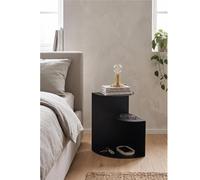 Sidetable SLOPE dal design minimal e moderno Dimensioni 37x38xh 50 cm che può essere utilizzato sia come tavolino di servizio lato divano sia come semplice comodino colore NERO RAL 9005 nero
