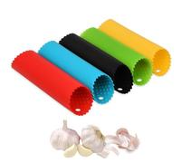 Silicone Pela Aglio,5Pz Pela Aglio in Silicon Peel Rulli per Aglio Pelapatate Rullo Aglio Manuale Sbuccia Aglio Utensili da Cucina Pelatrici per Aglio per Sbucciare la Cucina Senza Odor.5 colori