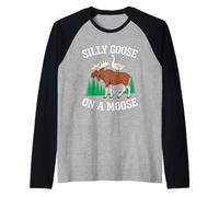 Silly Goose On A Moose Meme Divertente Fauna Selvatica Amante Animali Maglia con Maniche Raglan