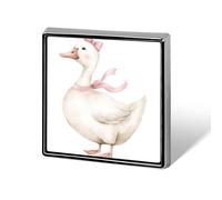 Simpatica oca bianca che indossa una collana con fiocco rosa unisex spille e spilli quadrati leggeri bavero distintivo gioielli per abbigliamento scialle cappello