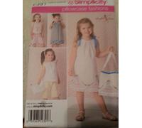 Simplicity 2391 A - Cartamodello per Indumenti per Bambini, Varie Taglie, abitini e Federa Vintage