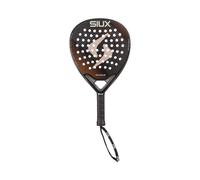 Siux Scopri il Massimo del Comfort e Precisione con la Racchetta da Padel Siux Sia che tu stia iniziando il tuo viaggio nel mondo del padel o che cerchi di migliorare il tuo gioco, la racchetta da pad