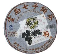 SJY Six Great Tea Mountains 2012 Crisantemo Tè Pu-Erh Crudo Torta, 357g | Aroma caldo morbido-floreale, liquore ambra-dorato limpido, corpo rotondo e posato con finale dolce persistente.