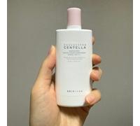 SKIN1004 Madagascar Centella Poremizing Velvet Finish Protezione Solare...