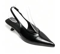 Slingback con scarpine a punta piccola talon: eleganza e comfort quotidiano Il tocco perfetto, la silhouette minimalista, le scarpine slingback, il petit talon. Aisance tout en conservant une allure c