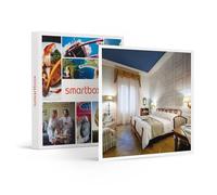 Smartbox - Cofanetto Regalo - Fuga sul lungomare di Viareggio: 1 Notte in Hotel 4* con Omaggio - Idee Regalo Originale