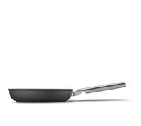 Smeg, Padella Antiaderente CKFF3001BLM, Diametro 30 cm, Manico Ergonomico in Acciaio Inossidabile, Per Tutti i Piani Cottura, Fino a 250° in Forno, Capacità 3,3L, Nero