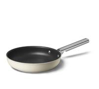 Smeg, Padella Antiaderente CKFF2401CRM, Diametro 24 cm, Manico Ergonomico in Acciaio Inossidabile, Per Tutti i Piani Cottura, Fino a 250° in Forno, Capacità 1,9L, Panna