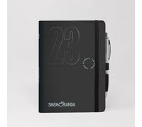 Smemoranda - AGENDA Settimanale 12 Mesi, Gennaio - Dicembre 2023 - Copertina Morbida, Fogli a Quadretti - Formato Large 12,9x18,7 cm - Penna Inclusa - Colore Nero