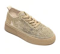 Sneaker con lacci in stile basso, tomaia traforata e suola platform Il s'agit d'une sneaker à profiling bas (low-top) avec ferment à lacets (lace-up).Empeigne ajourée con un motivo aperto (traforato),