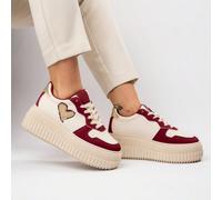Sneakers con plateau, toppa a forma di cuore ricamata e design con suola spessa Aggiungi personalità al tuo passo con queste sneakers con plateau caratterizzate da una vistosa patch a forma di cuore s