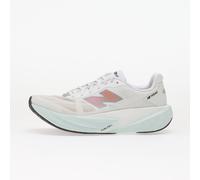 Sneakers New Balance FuelCell Rebel v5 White/ Pink Heat/ Glint Blue 45
