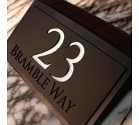 Solar Powered LED House Number Sign - Personalizzato acrilico Floating Door Plaque with Street Name, Modern Black Cut-Out Design, Waterproof Illuminated Address Sign, Auto Light Day & Night (A4 280 ×
