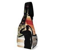 Soldier Saluting America Flag Sling Bag per uomo donna borsa impermeabile petto stampa croce petto bag diagonalmente palestra sport viaggi escursionismo Daypack