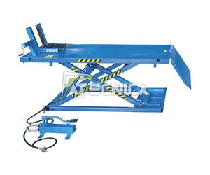 Sollevatore idraulico con pompa pneumatica per moto e quad FERVI S013 600Kg